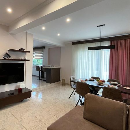 Aristides Guesthouse Krinidhes ภายนอก รูปภาพ