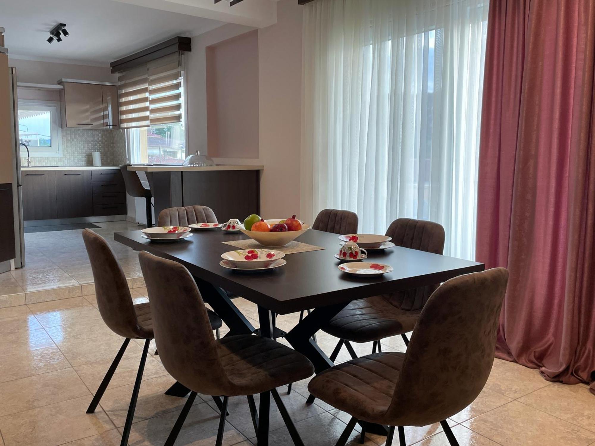 Aristides Guesthouse Krinidhes ภายนอก รูปภาพ