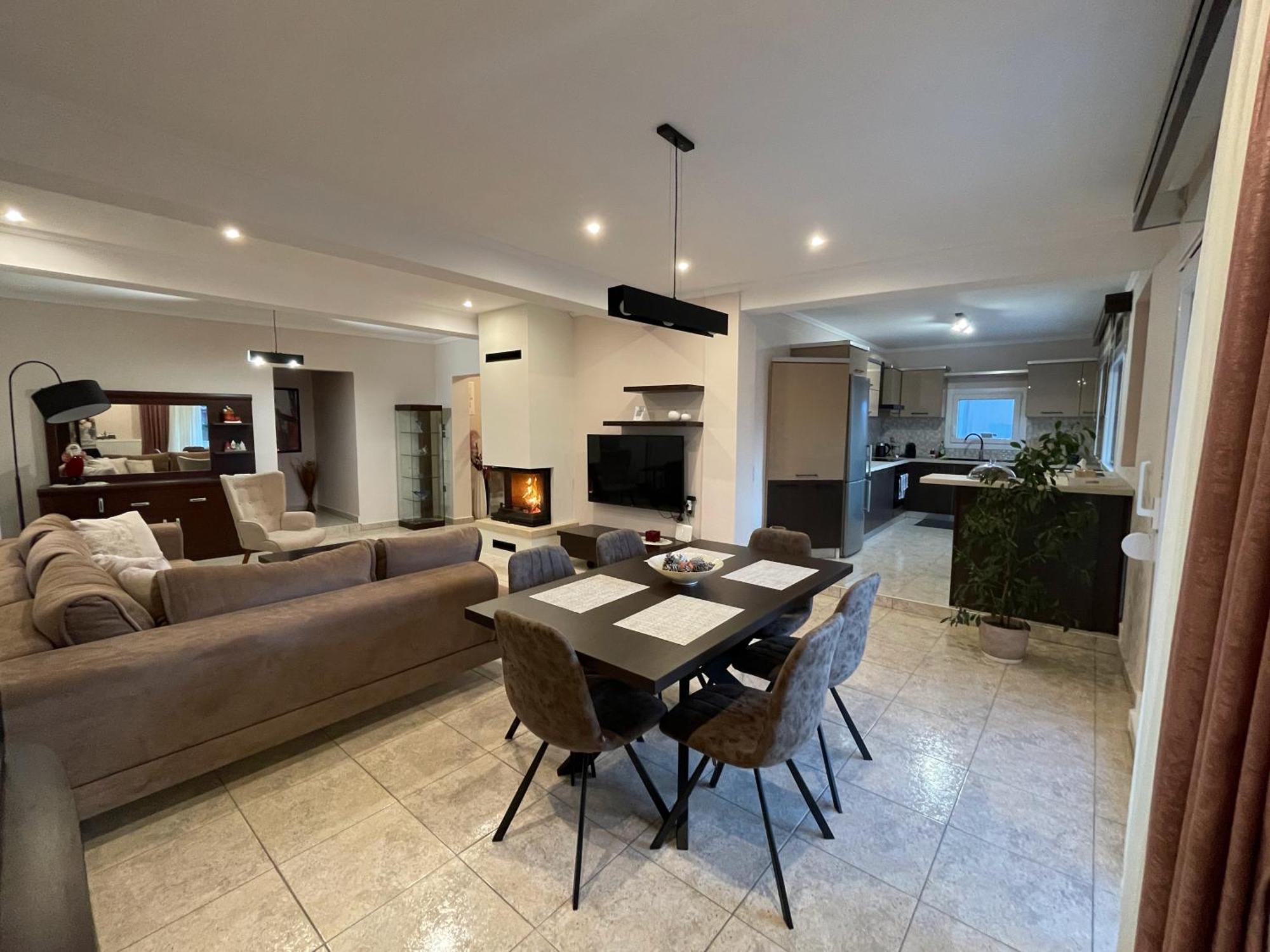 Aristides Guesthouse Krinidhes ภายนอก รูปภาพ