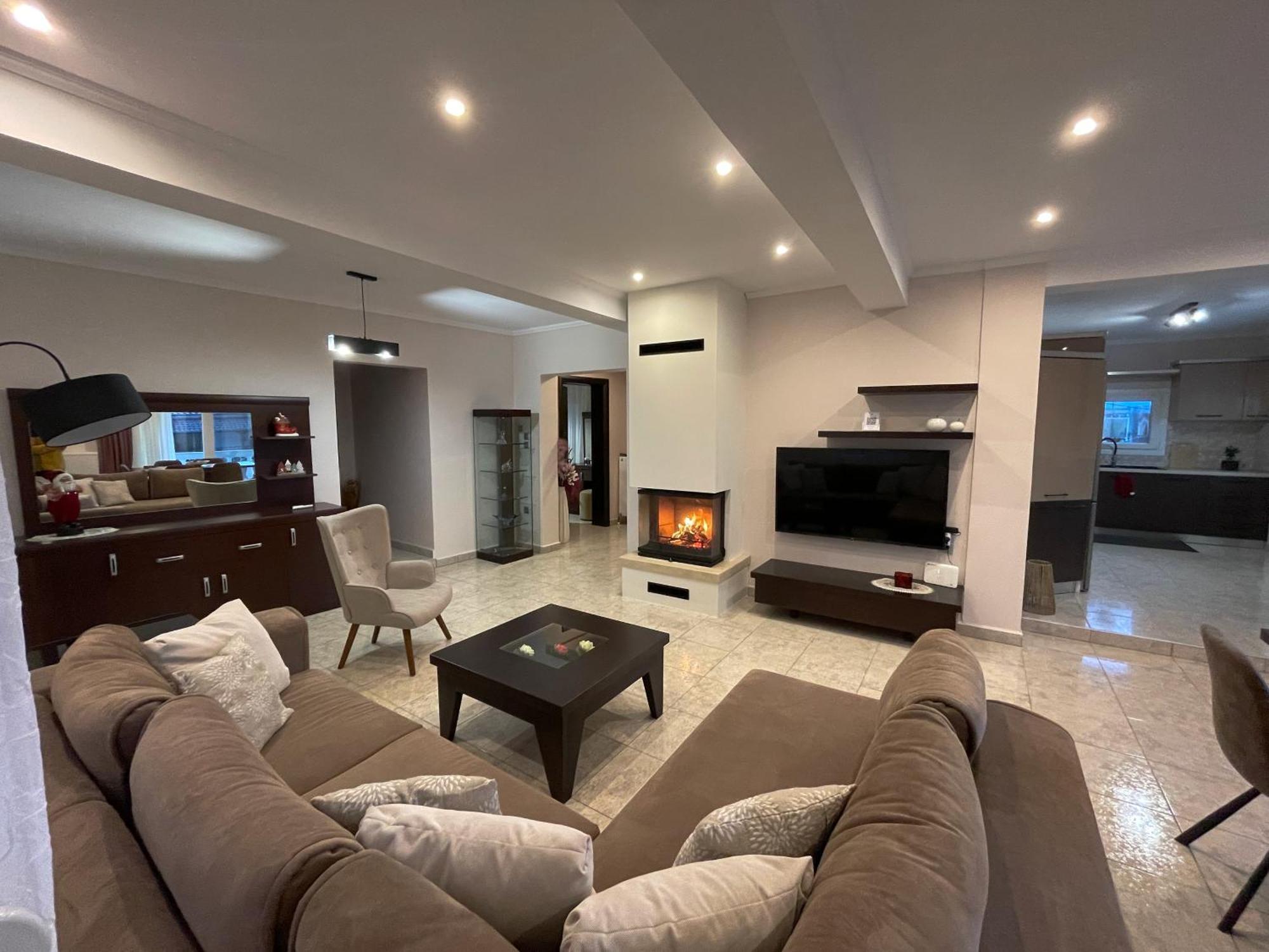 Aristides Guesthouse Krinidhes ภายนอก รูปภาพ